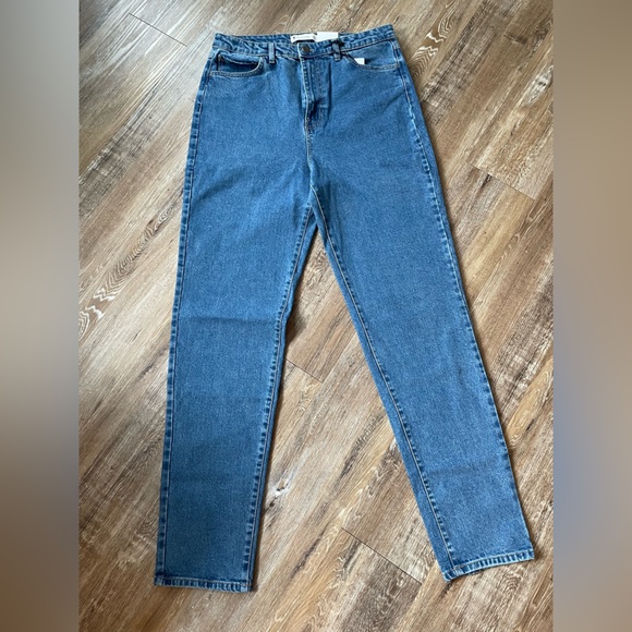 Stylish High Rise Blue Denim Jeans - Picture 3 of 3